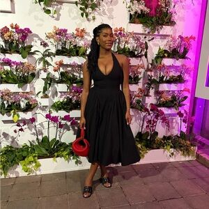 House of CB MARILYN
Black Twill Halter Midi Dress